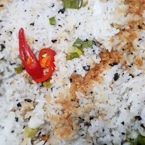 Black Olive Fried Rice (V) <i>with spring onion and garlic</i>