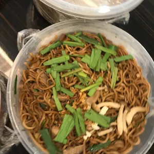 Braised Ee-Fu Noodle with Fresh Mushrooms - 美满伊面