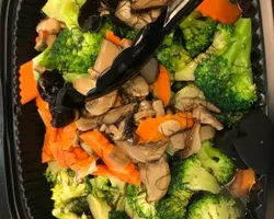 Broccoli with Fatt Choy Assorted Mixed Mushrooms - 锦上添花 | Customer Photo | Rilassi Catering