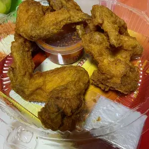 1x Fried Chicken Wings 炸鸡翅膀 (6pcs) @$9