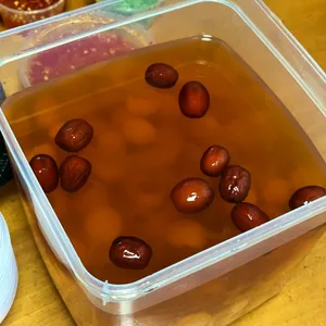 Hot Papaya Sweet Soup with Snow Fungus, Dates, Longan and Gingko Nut