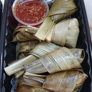 Deep Fried Pandan Leaf Chicken w Thai Chilli 酥炸香兰鸡沾泰式酱 <i>Serves 5 - 6 pax</i>