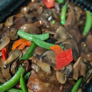 Braised Duck w/Mushroom