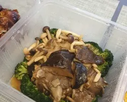 Braised King Oyster Mushroom with Black Moss and Brocoli 发财冬菇鲍鱼菇西兰花 | Customer Photo | Jia He Chinese Restaurant