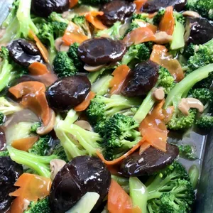 双菇芥兰花 Broccoli w/ Mushroom
