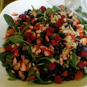 Mixed Berry Spinach Salad  (Vg) <i>with roasted sesame yuzu dressing</i>