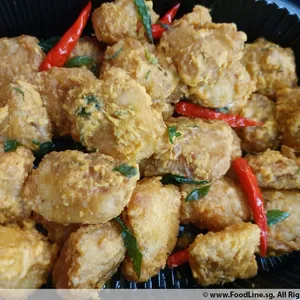<i>Tempura Scallop, Pandan Chicken & Lemongrass Fish Patty</i>