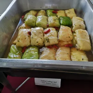 Seafood Cabbage Roll w/ Abalone Sauce 鲍汁包菜圈