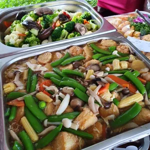 Braised Egg Beancurd and Vegetables in Silky Egg Gravy 红烧豆腐