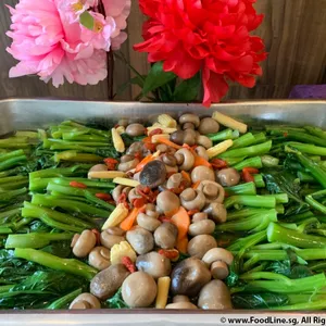 Hong Kong Kai Lan with Mushroom and Wolfberries 香港芥兰拌香菇