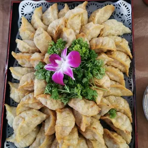 Deep Fried Mushroom Gyoza 香煎蘑菇锅贴