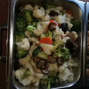 Assorted Vegetables (Cauliflower, Broccoli with Mushroom) 斋香菇芥兰花