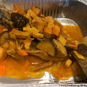 Braised Sea Bass with Sliced Yam and Roasted Pork 红烧香芋烧肉金目鲈鱼