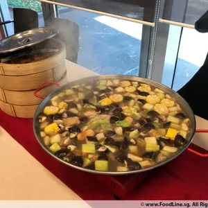 Live Station: Emperor Treasures Hot Pot