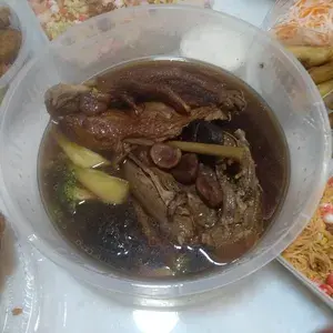 1x Stewed Duck With Chestnuts (Half)(4-5Person) 栗子焖鸭（半只） @$22
