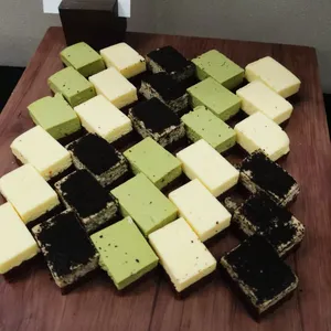 Assorted Cheesecakes (V) <i>new york, oreo, green tea</i>