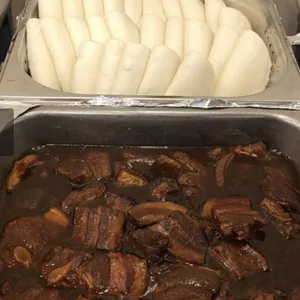 Braised Pork w/ Bun • 扣肉包(Chef's Recommended)