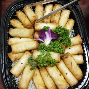 Vegetarian Spring Roll with Sweet Sauce