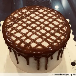 Salted Caramel Chocolate (Size: 6 Inch)