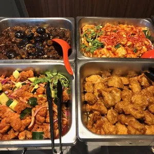 酸甜鸡丁 Sweet & Sour Chicken