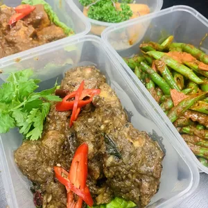 International Cuisine Dinner Tingkat (5 Days, 3 Dishes + Soup OR 4 Dishes)
