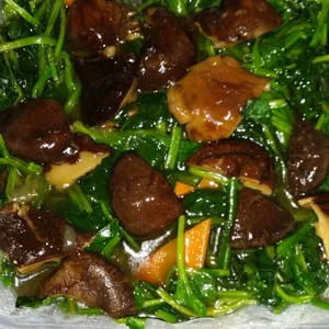 Sauteed Spinach with Mushroom 香菇波菜