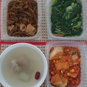 Lunch/Dinner Tingkat (5 Days, 3 Dishes + Soup OR 4 Dishes)