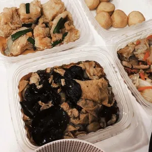 Lunch/Dinner Tingkat (5 Days, 3 Dishes + Soup OR 4 Dishes)