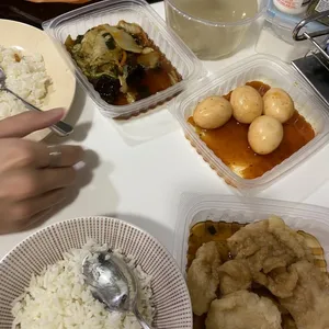 Lunch/Dinner Tingkat (5 Days, 3 Dishes + Soup OR 4 Dishes)
