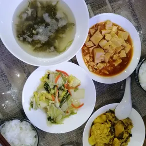 Lunch/Dinner Tingkat (5 Days, 3 Dishes + Soup OR 4 Dishes)