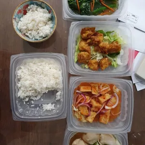 Dinner Tingkat Package (5 Days, 3 Dishes + Soup OR 4 Dishes)