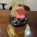 TCD04 Posh Pink (Cake Size: 7 Inch) (Cake Flavours: Vanilla)