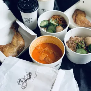 2 Drumstick Braised Pork Rice + 2 Laksa + 4 Drinks (Main Course: Drumstick Braised Pork Rice x2 + Laksa x2) (Drinks (Large) - First Selection: Teh C (Cold)) (Drinks (Large) - Second Selection: Teh C (Cold)) (Drinks (Large) - Third Selection: Teh C (Hot)) (Drinks (Large) - Fourth Selection: Yuan Yang (Cold))