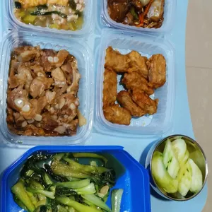 Lunch/Dinner Tingkat (5 Days, 3 Dishes + Soup OR 4 Dishes)