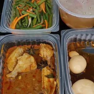 Lunch/Dinner Tingkat (10 Days, 3 Dishes + Soup OR 4 Dishes)