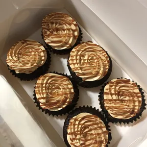 Chocolate Salted Caramel (Quantity: Box of 6 Cupcakes)