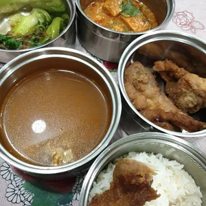 5 Days Tingkat Trial (3 Dishes + 1 Soup)