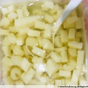 龙眼杏仁豆腐 Almond Jelly Longan