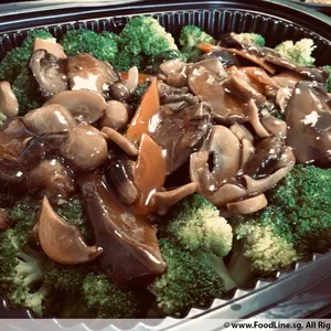 香菇西兰花 Sauteed Broccoli w/ Mushroom