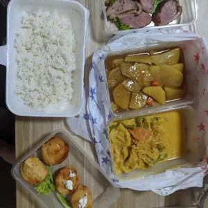 20 Days Lunch Tingkat Package (Weekdays Only)