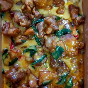Wok Fried Salted Egg Chicken with Curry Leaves
