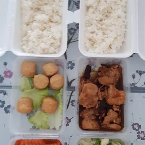 28 Days Lunch Tingkat Package (Incl. Weekends)