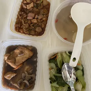 Lunch Tingkat (20 Days, 3 Dishes + Soup OR 4 Dishes)