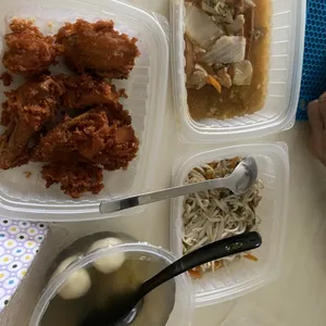 Lunch Tingkat (20 Days, 3 Dishes + Soup OR 4 Dishes)