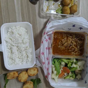 20 Days Lunch Tingkat Package (Weekdays Only)