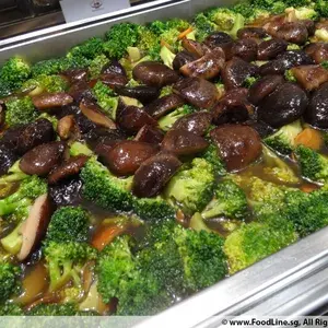 Sauteed Broccoli with Mushroom 香菇西兰花