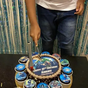 Avengers Birthday (Size: Classic (7 Inch Cake + 12 Cupcakes)) (Big Candles: 1) (Small Candles: 1)