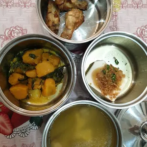 5 Days Tingkat Trial (3 Dishes + 1 Soup)