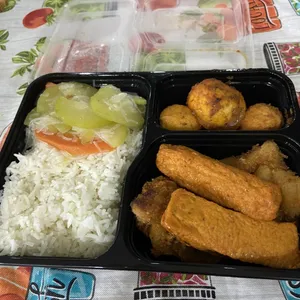 5 Days Lunch Tingkat Package (Weekdays Only)