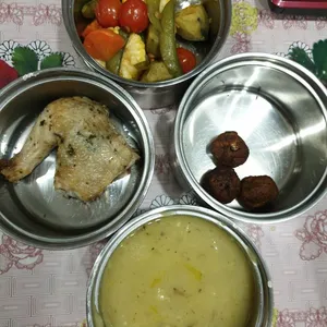 5 Days Tingkat Trial (3 Dishes + 1 Soup)